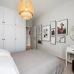 Warmth & Charm Island Style